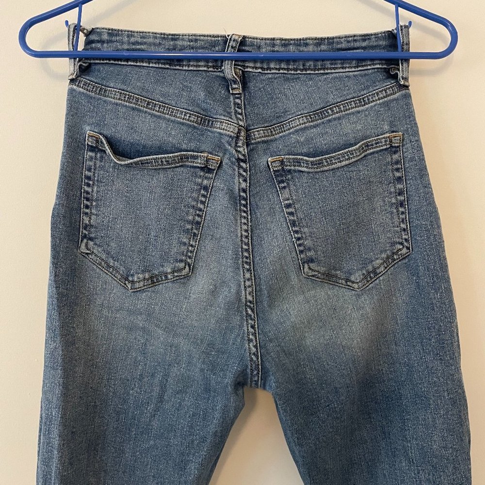 H&M Super High Waisted Skinny Jeans - Size 8